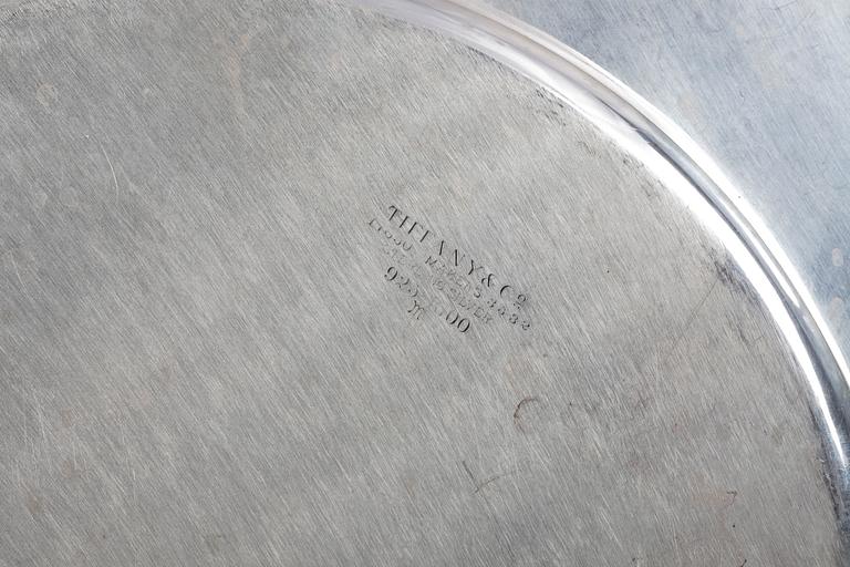 TALLRIKAR, ett par, silver, Tiffany & Co. 1900-talets första hälft. Totalvikt ca 880 gram.