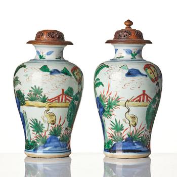 A pair of wucai decorated vases, Transition, 17th century.