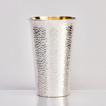 Atelier Borgila, a sterling silver vase and six small beakers, Stockholm 1963 and 1987.