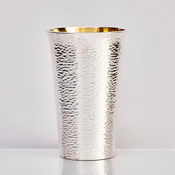 Atelier Borgila, a sterling silver vase and six small beakers, Stockholm 1963 and 1987.