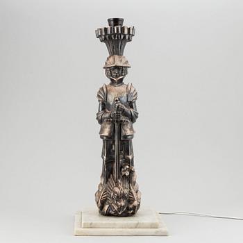 Wilhelmina "Tiddit" Wendt, table lamp with sculpture. An Atelier Torndahl white metal table lamp, Sweden.
