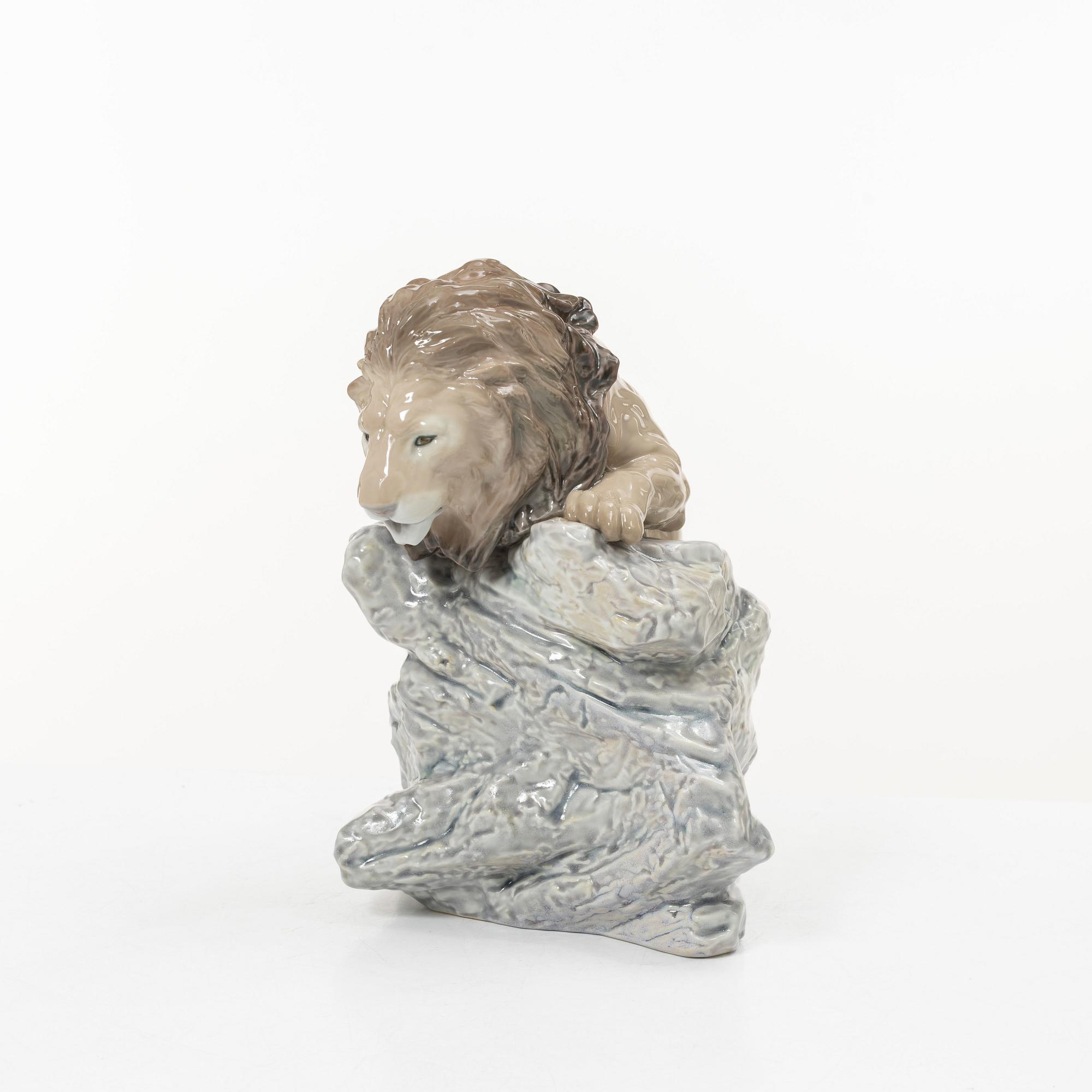 Lladró, figurin, "Lion pouncing", Spanien.