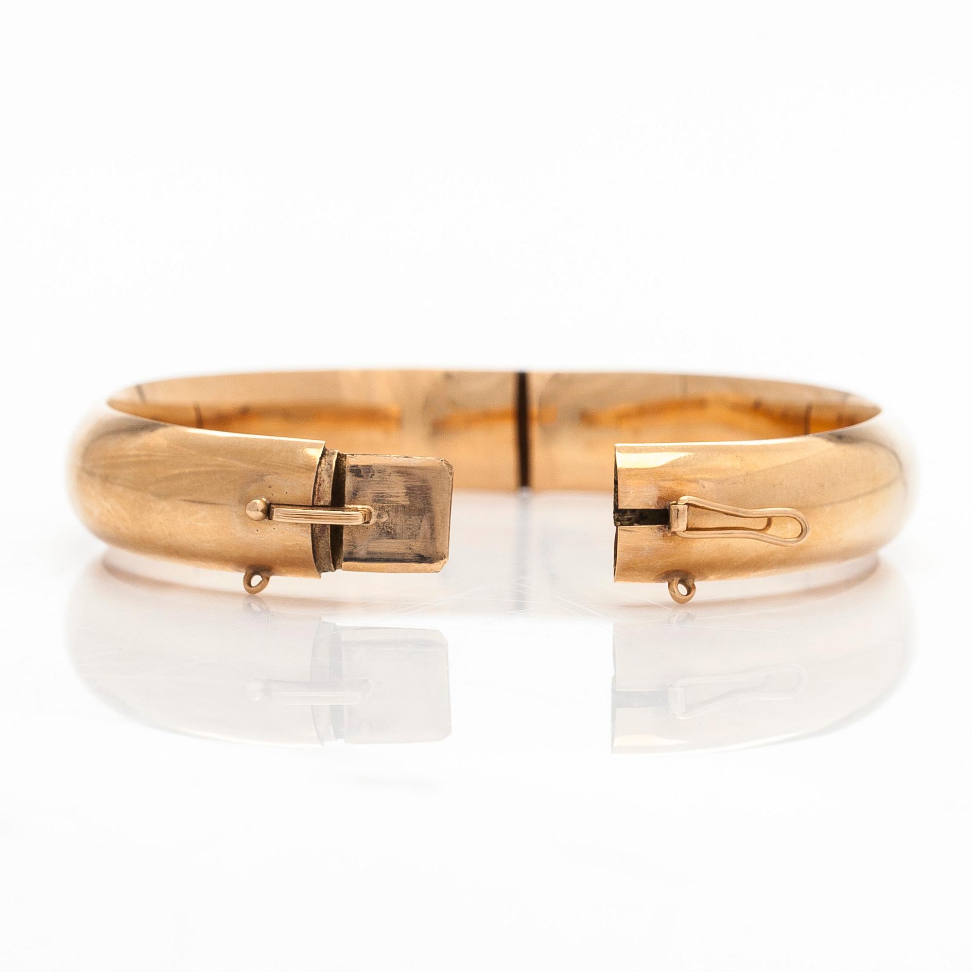 A 14K gold bangle, Westerback, Helsinki 1955.