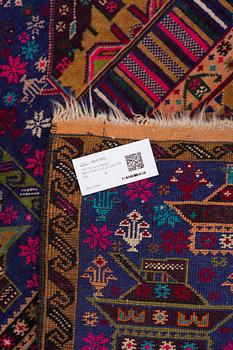 MATTA, orientalisk, 1900-talets slut. Ca 215 X 111 cm.