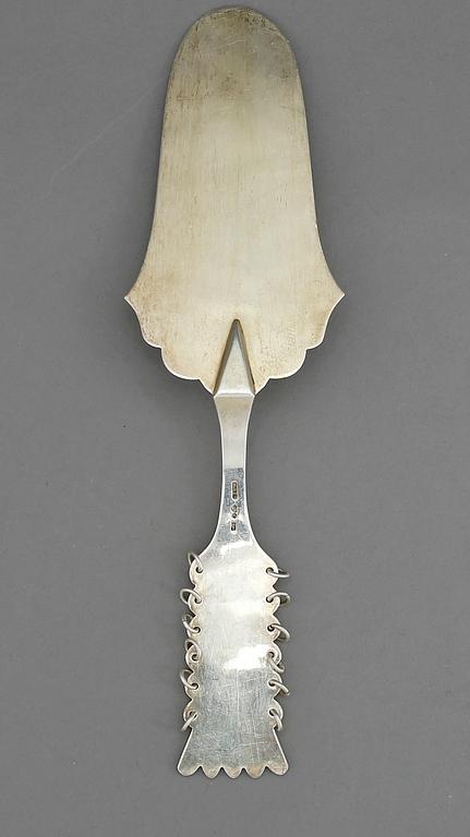 KAFFESKEDAR , 15, ST, samt TÅRTSPADE, silver, Persson Guldsmedsaffär, Haparanda, mestadels 1955-56. Vikt 254 g.