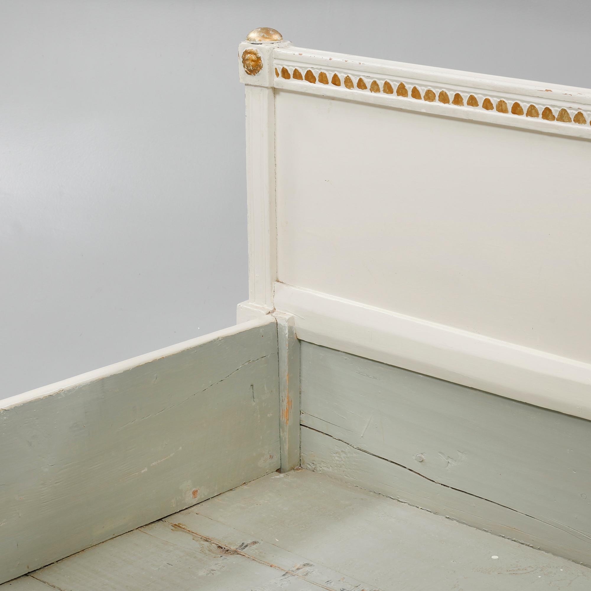 A late gustavian bed, around the year 1800.