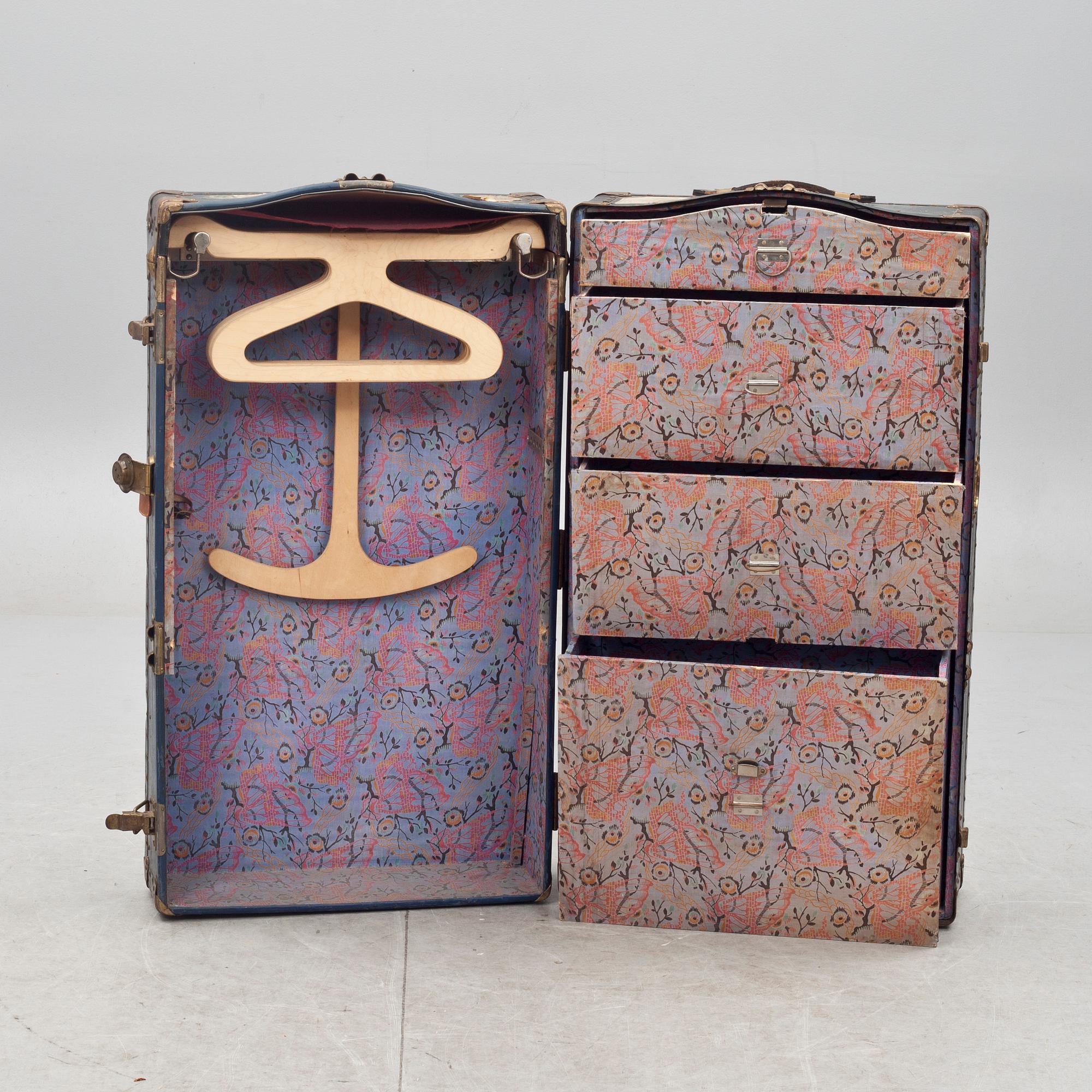 KOFFERT, 1900-talets början.