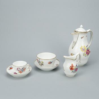 KAFFE-/MOCCASERVIS, porslin, 25 delar, Royal Copenhagen, 1800-talets andra hälft.