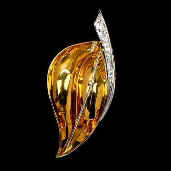 BROOCH, gold set with brilliant cut diamonds, tot. 0.52 cts.