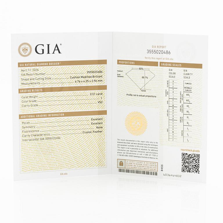 Örhängen, ett par,  18K vitguld med cushionslipade diamanter totalt 1.03 ct, medföljande GIA dossier.