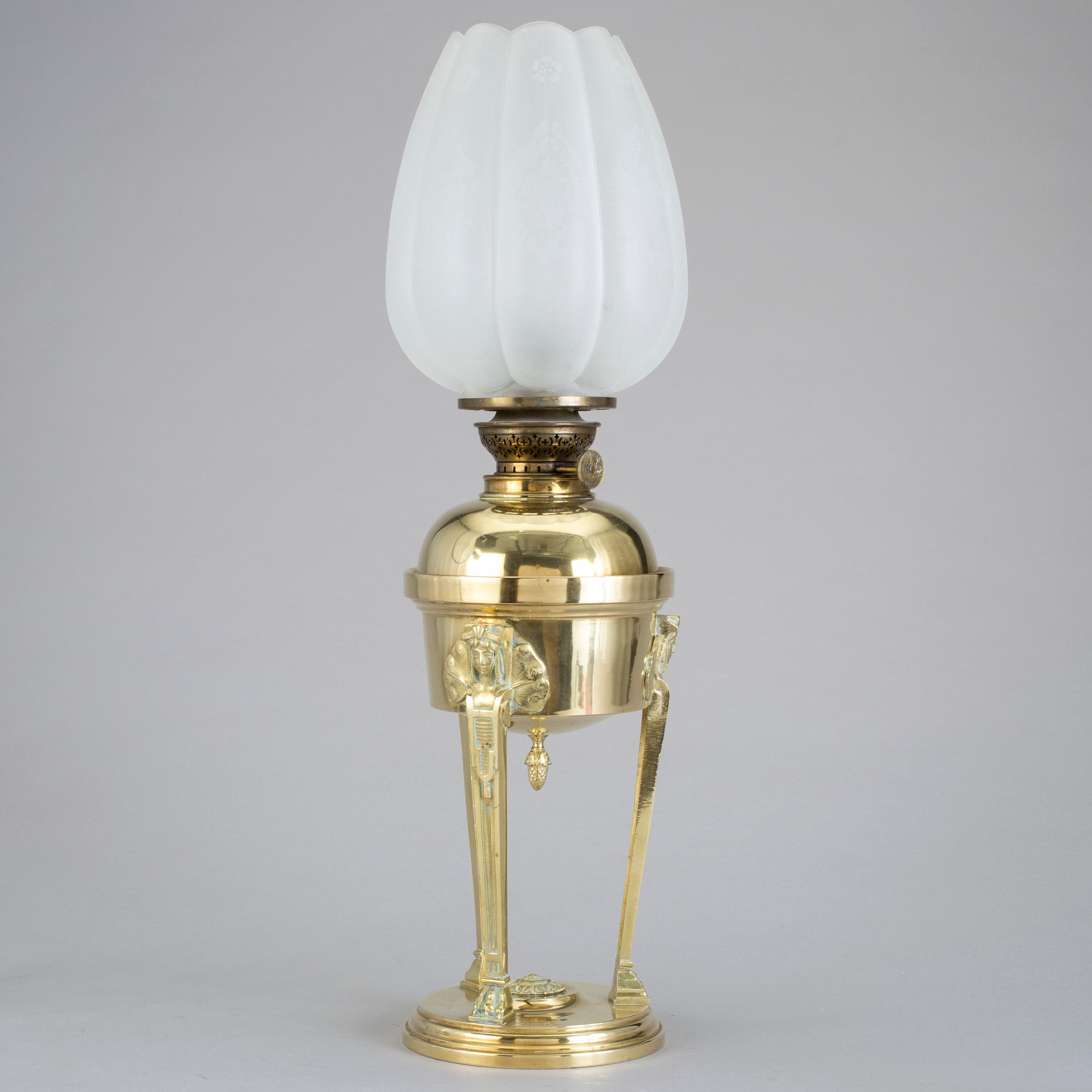 FOTOGENLAMPA, jugend, möjligen Gusum, tidigt 1900-tal.