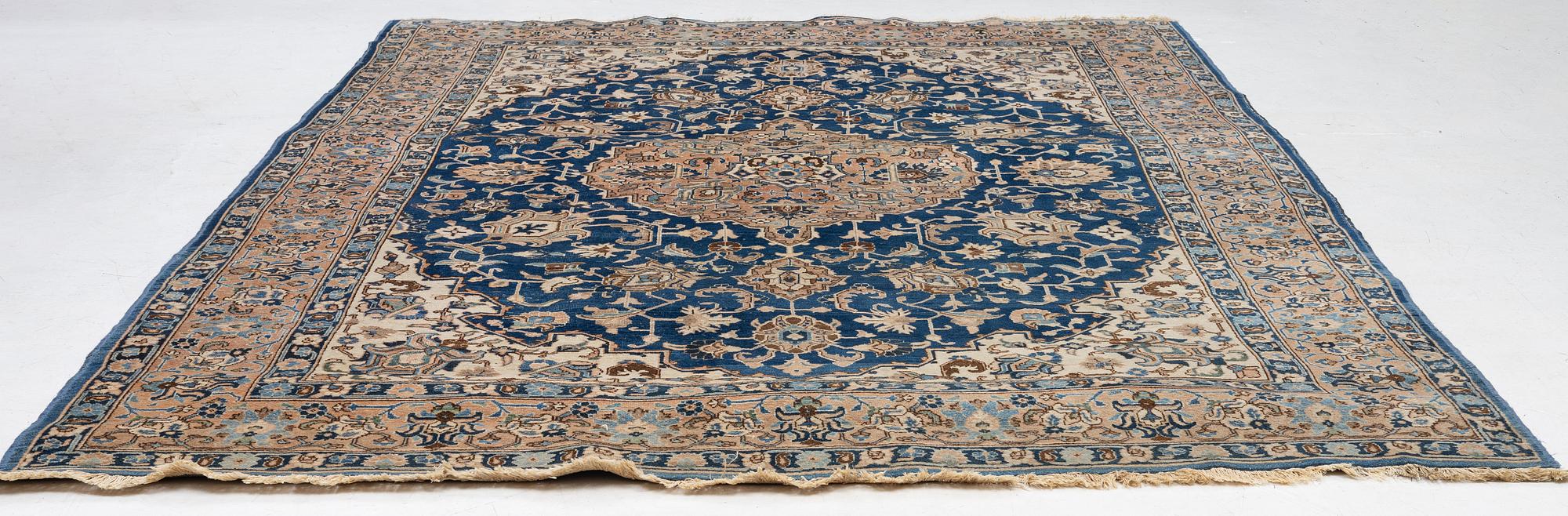Carpet, approx. 355 x 240 cm.