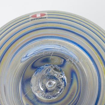 Oiva Toikka, an annual glass bird with its egg, year 2007, both signed O. Toikka Nuutajärvi, the egg numbered 292/750.