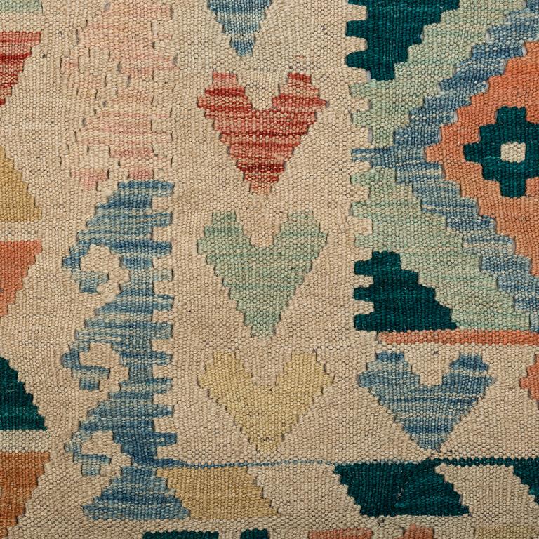 A CARPET, Kilim, ca 198 x 155 cm.