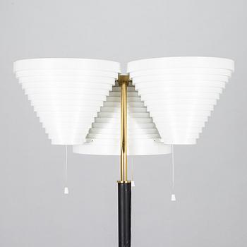 Alvar Aalto, golvlampa modell A809, Valaisinpaja 1990-tal.