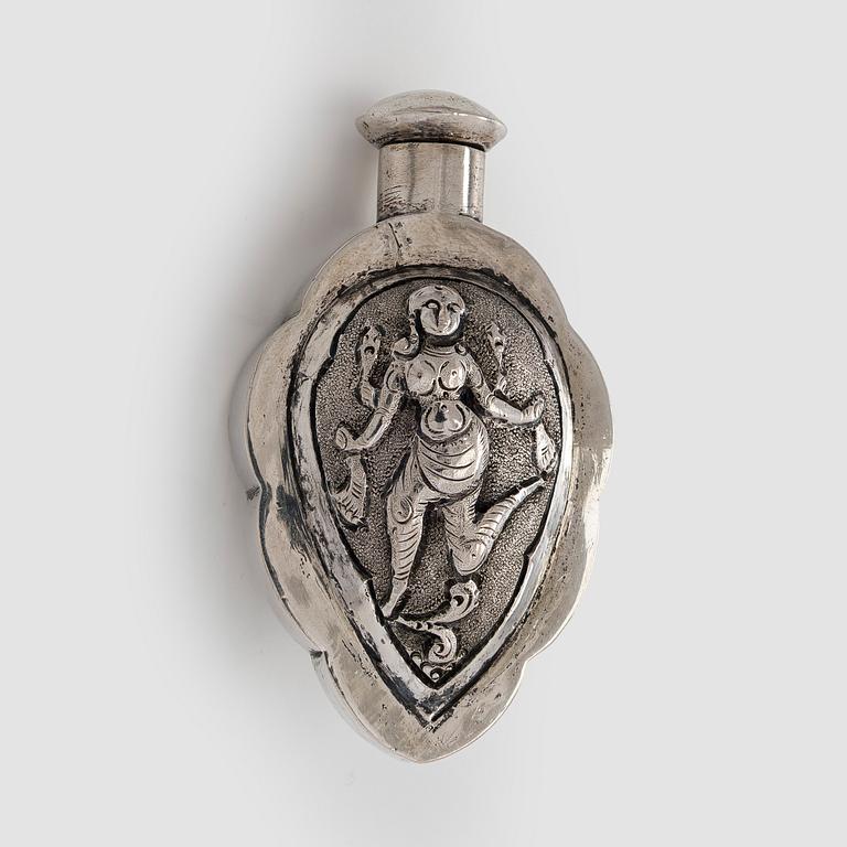 A silver bowl, Tillander import marks, 1983, and a silver snuff bottle.