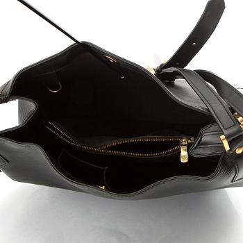 Louis Vuitton,.