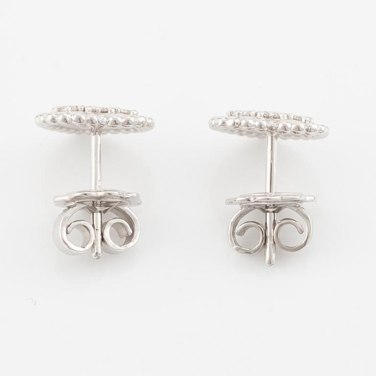 Earrings 18K white gold with brilliant-cut diamonds.
