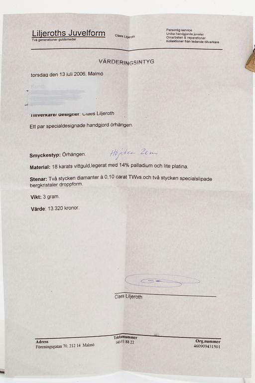 Earrings 18k whitegold, 2 briolette-cut rock-crystals and 2 brilliant-cut diamonds 0,20 ct TW VVS.