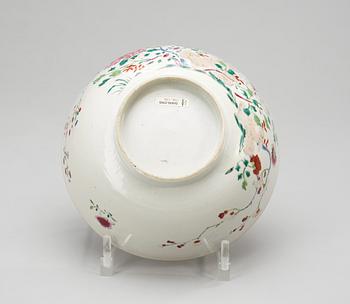 SKÅL, porslin. Qing dynastin. Qianlong 1736-95.