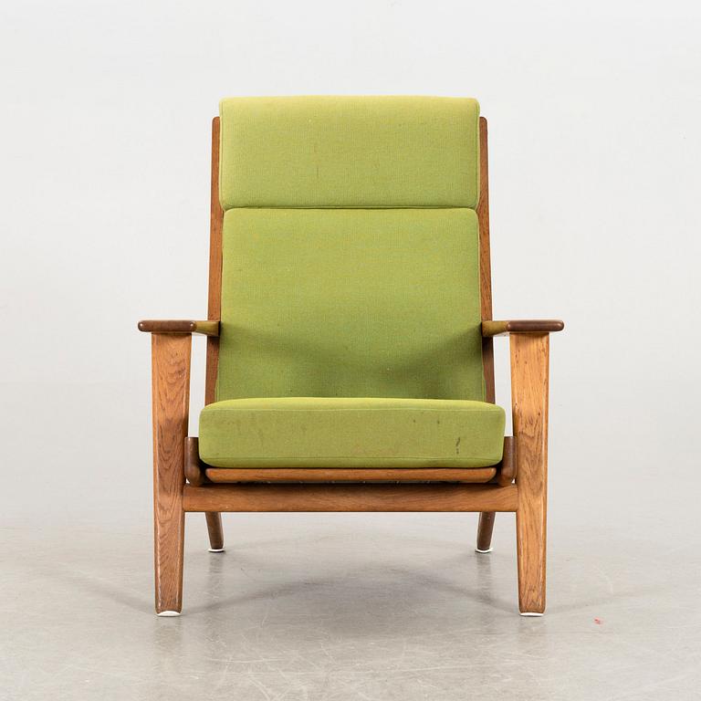 A HANS J WEGNER GE-290 armchair.