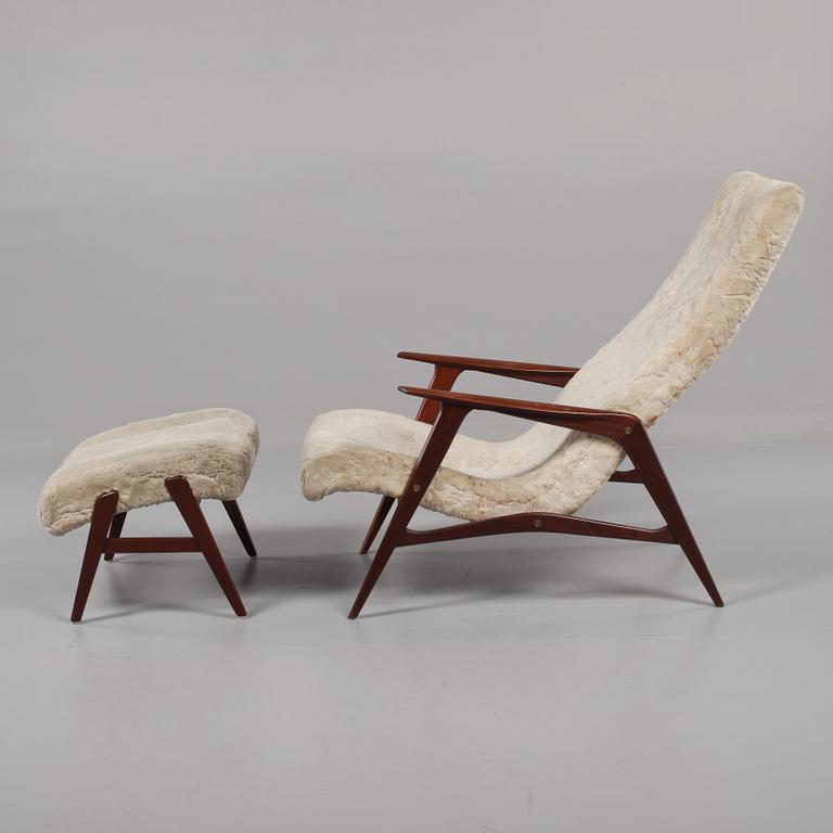 FÅTÖLJ med FOTPALL, 1900-talets mitt.