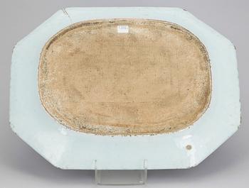 STEKFAT, 3 olika, porslin, Qianlong, Kina 1700-tal.