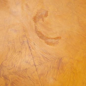 A 1930's table, Sweden. Sold at Ferdinand Lundqvist in Gothenburg.