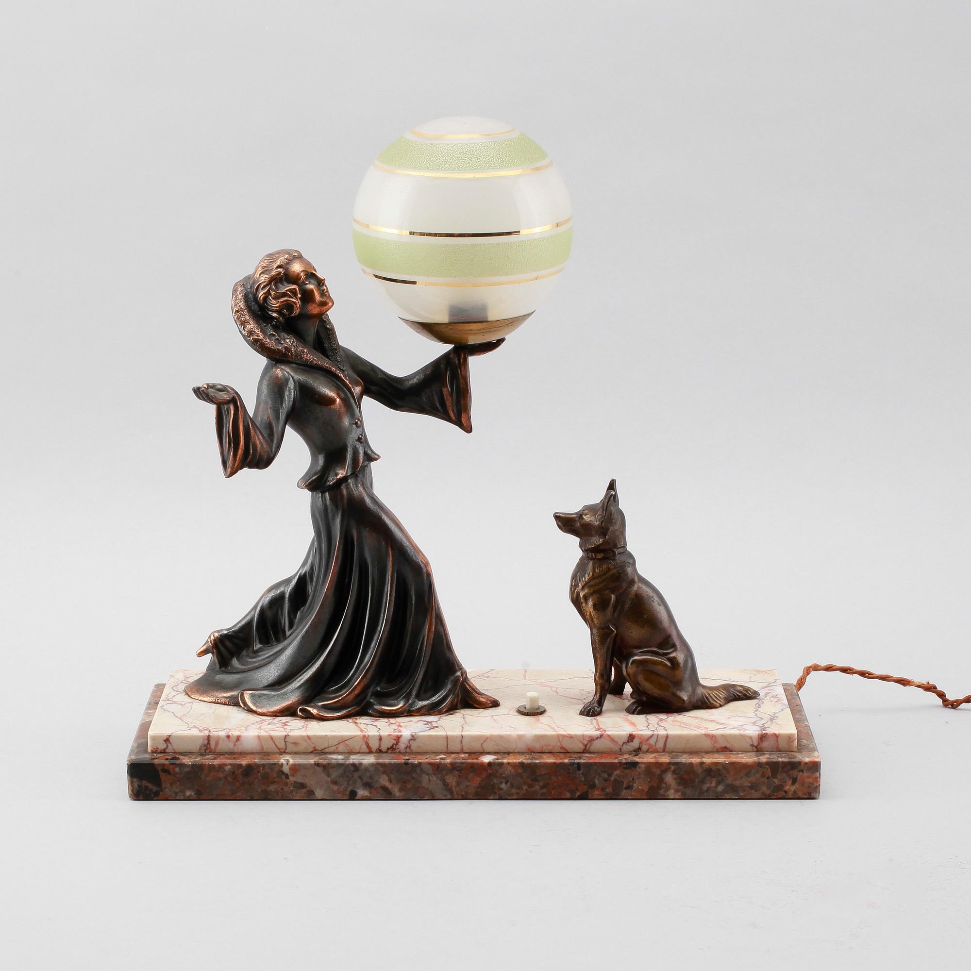 BORDSLAMPA, patinerad metall och marmor, art déco, 1900-talets första hälft.
