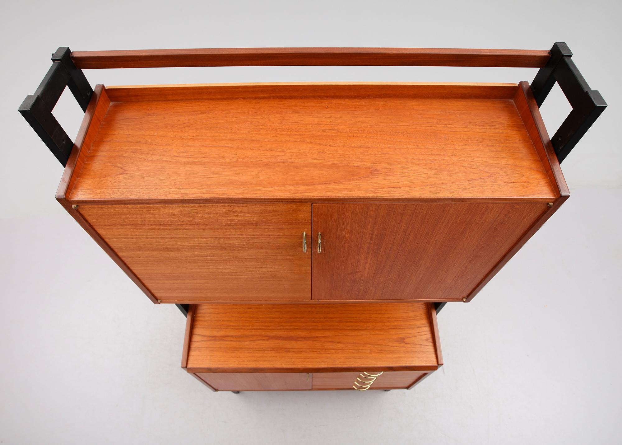 BOKHYLLA, 1900-talets mitt.