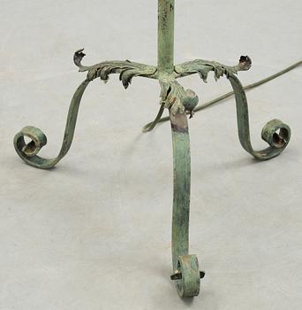 GOLVLAMPA, smidesjärn, 1900-talets första hälft.