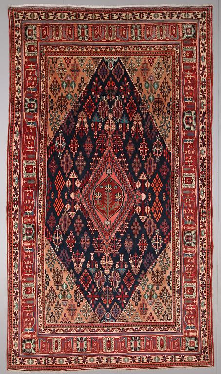 MATTA, orient, ca 370 x 241 cm.