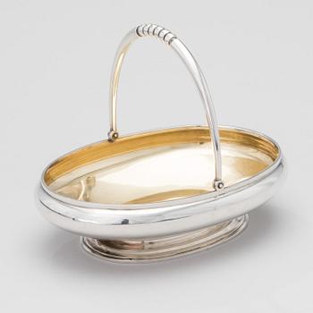 A SILVER BREADBASKET, St:Petersburg Mihail Isakov ca 1900, weight 880 g.