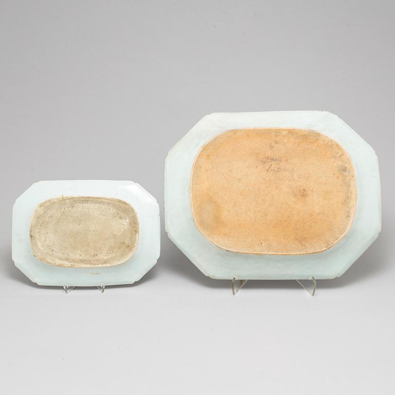 SERVERINGSFAT, två stycken, kompaniporslin. Qingdynastin, Qianlong (1736-95).