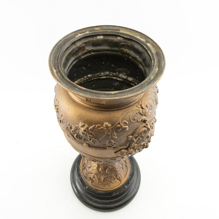 Urn Renaissance style early 20th century.