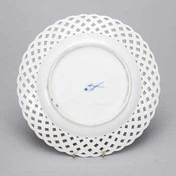 TALLRIK, porslin, Meissen 1800-tal.