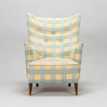 A 1950's arm chair.