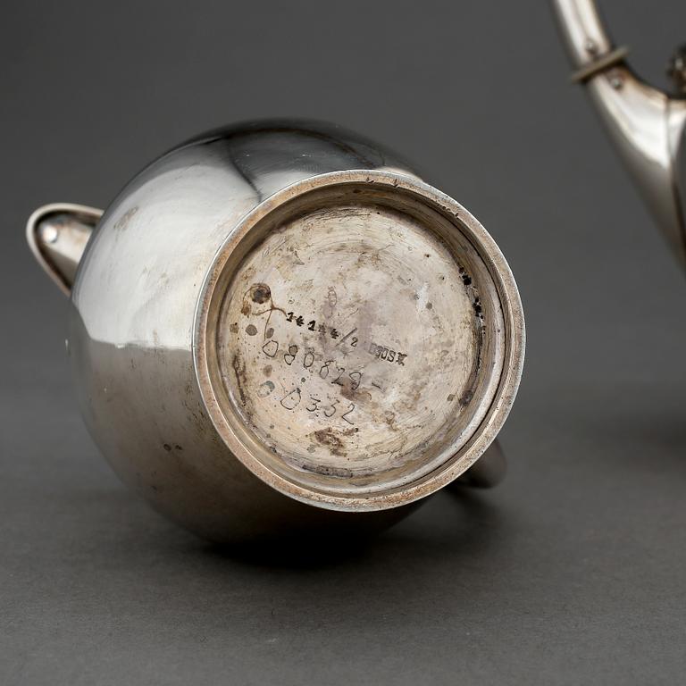 KAFFESERVIS, 3 delar, silver, CG Hallberg, Stockholm, 1912. Vikt 878 g.