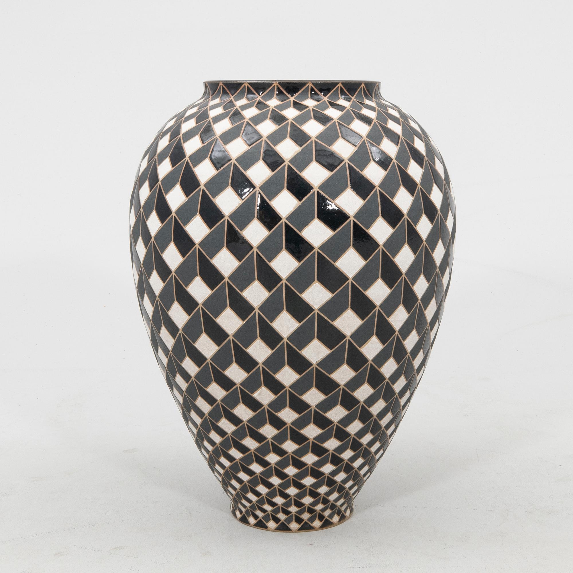 Bente Brosböl Hansen, floor vase signed.
