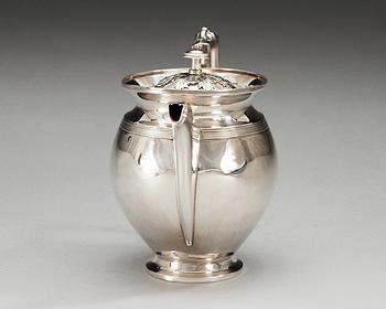 A Russian 20th century silver coffee-pot, un known makers mark, St. Petersburg.