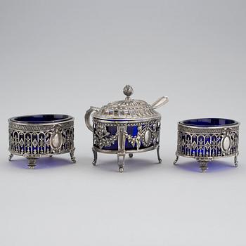 SENAPSKAR samt ett par SALTKAR, silver, Fray Fils, sent 1800-tal. Vikt ca 183g.