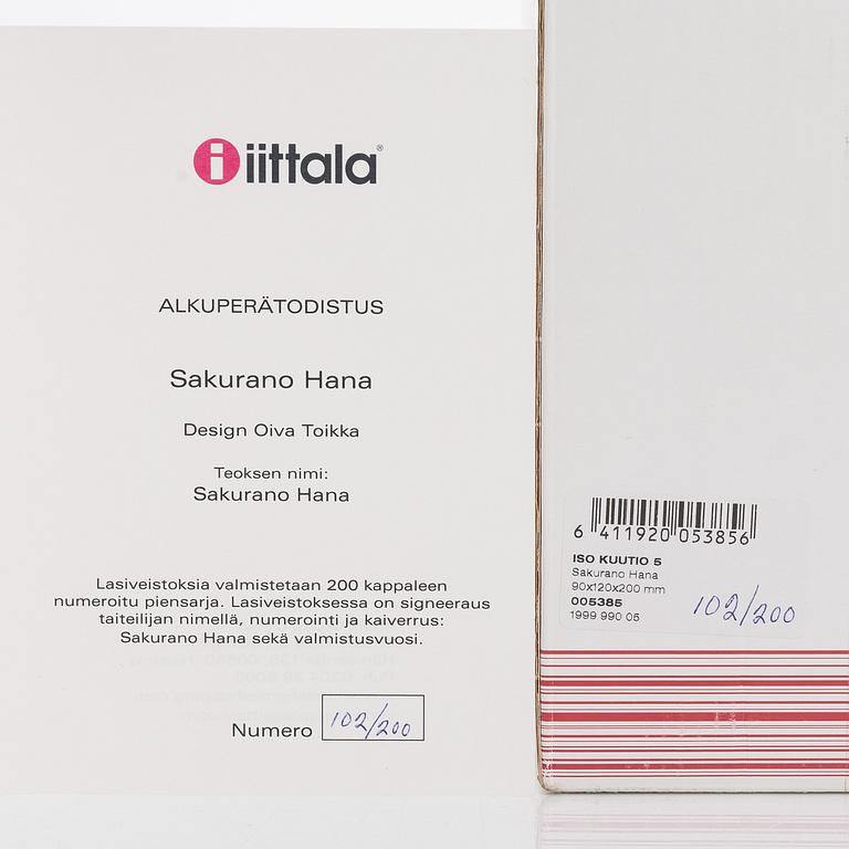 Oiva Toikka, Juhlakuutio, "Sakurano Hana", Pro Arte, signeerattu Oiva Toikka Nuutajärvi Notsjö 2008, numeroitu 102/200.