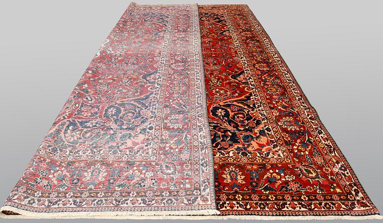 A Bakhtiari carpet, ca 420 x 320 cm.