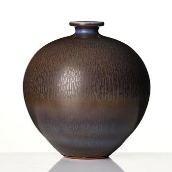 Berndt Friberg, a stoneware vase, Gustavsberg Studio, 1968.