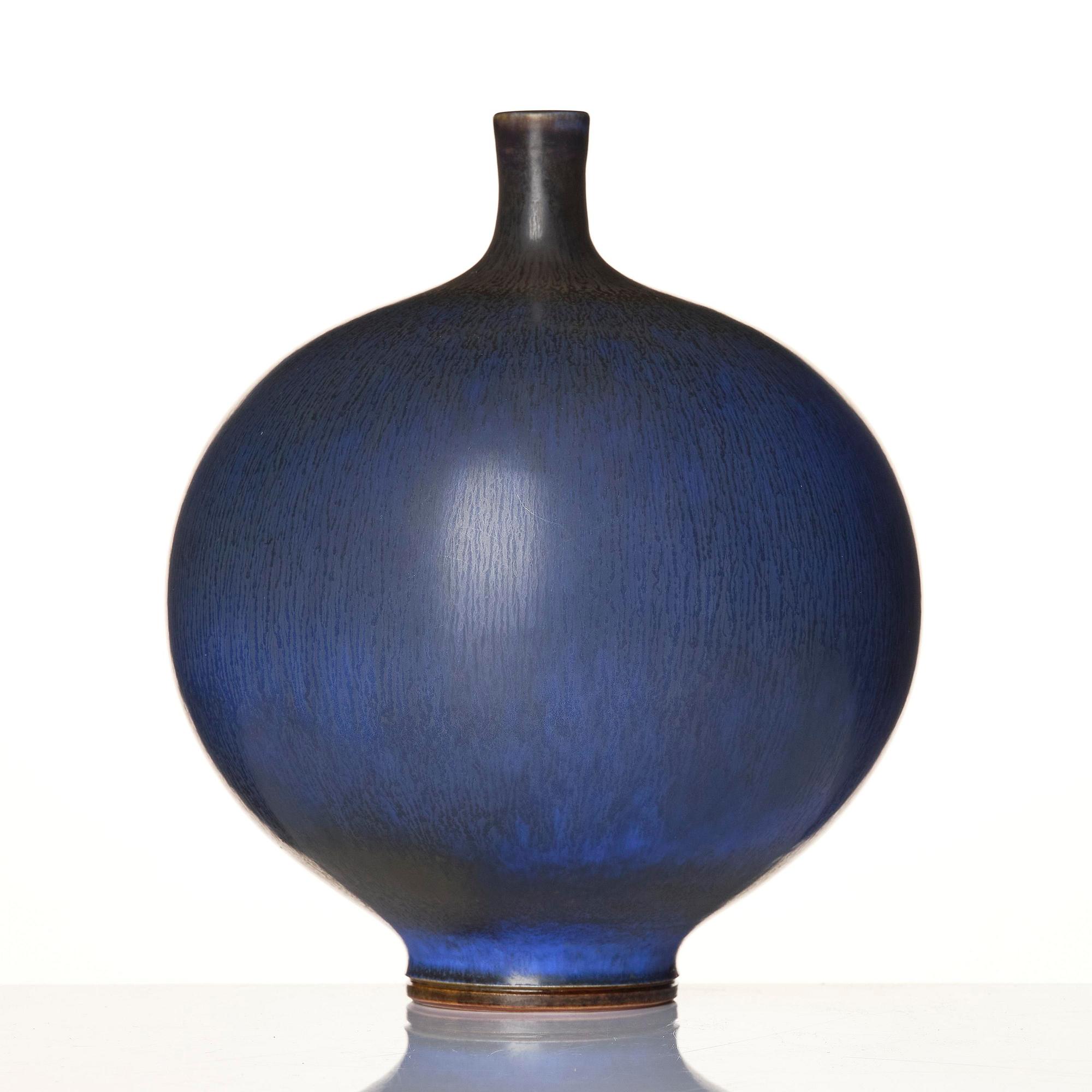 Berndt Friberg, a stoneware vase, Gustavsberg Studio 1975.