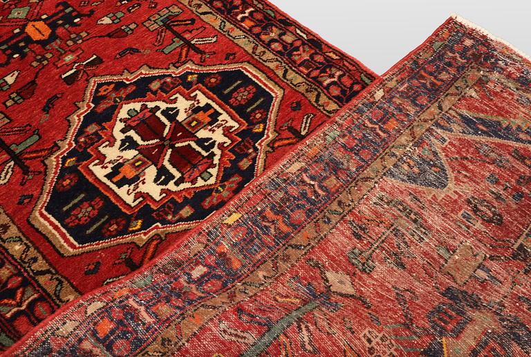 Gallerimatta, Hamadan, ca 313 x 106 cm.