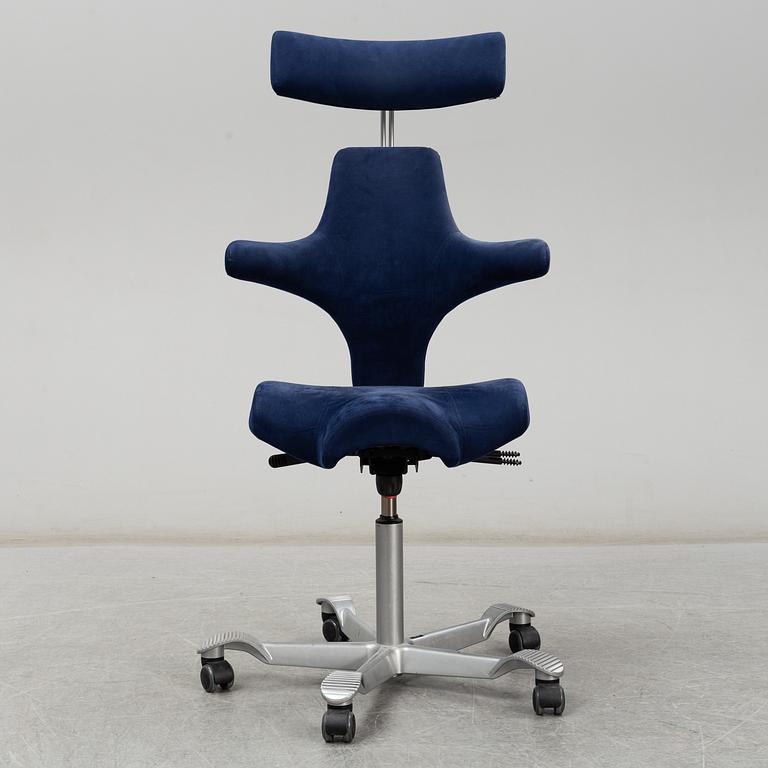 PETER OPSVIK, a 'Capisco' desk chair from HÅG.