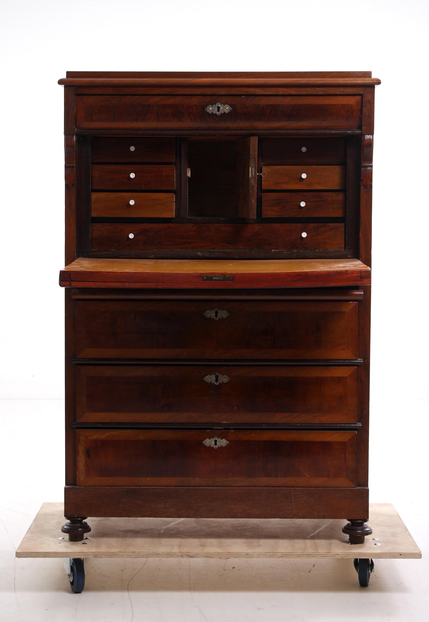 CHIFFONJÉ, nyrenässans, 1800-tal.