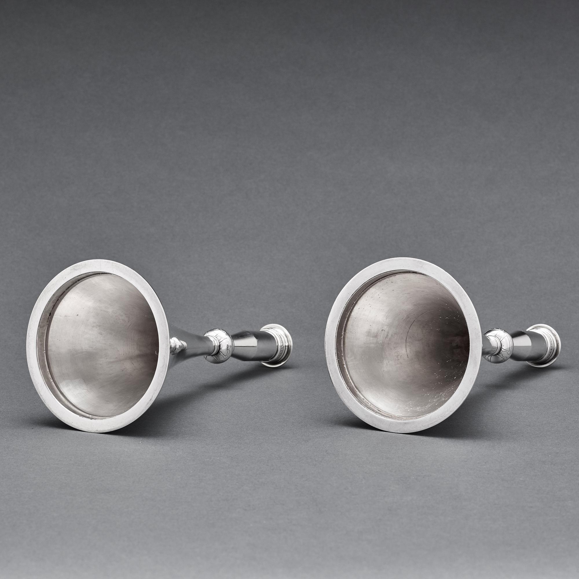Wiwen Nilsson, ljusstakar, 2 stycken, Lund 1956-57, bysantinska modellen, sterling.
