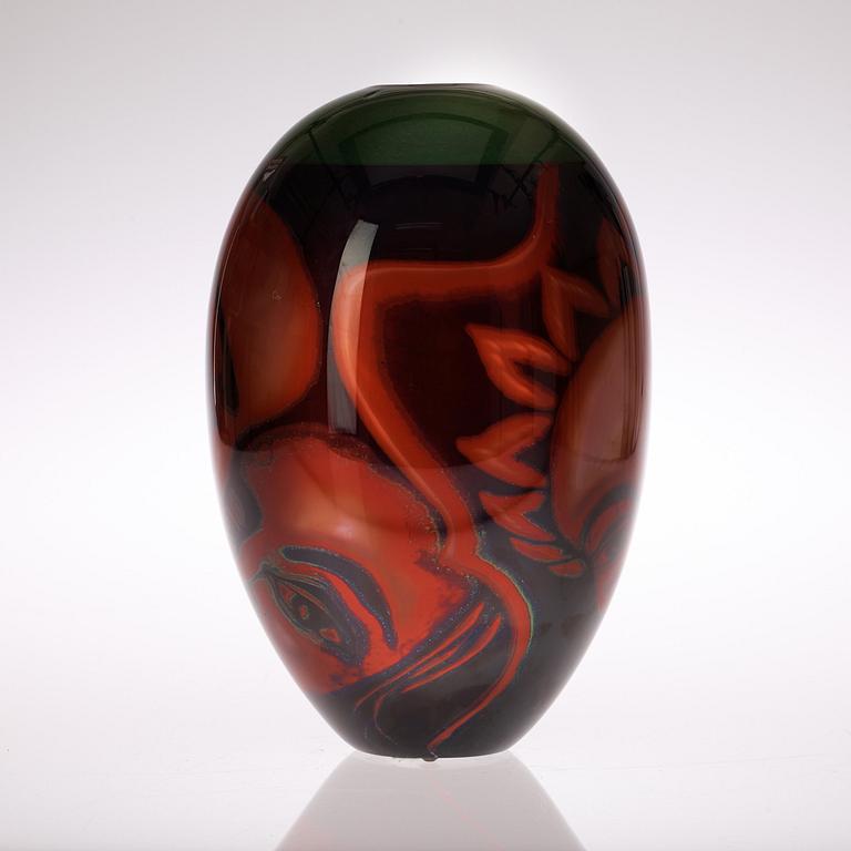 An Eva Englund 'graa'l glass vase, Orrefors 1988.